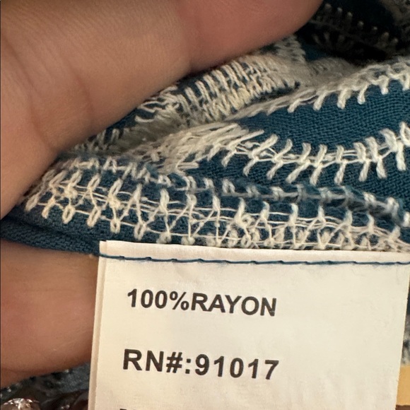 Solitaire Blouse - Picture 7 of 7